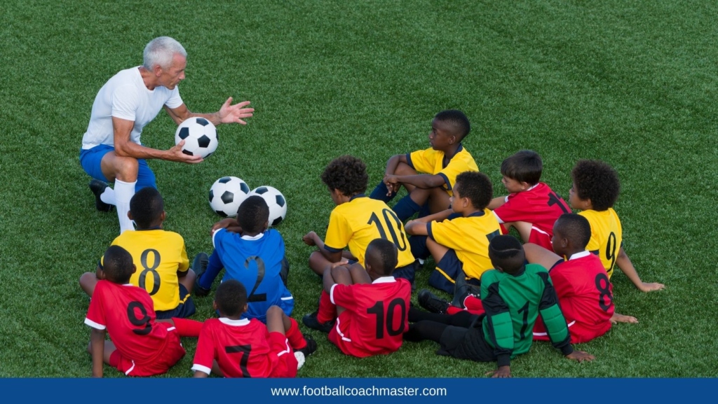 أهمية مدرب كرة القدم في تدريب الفئات السنية football coach master
